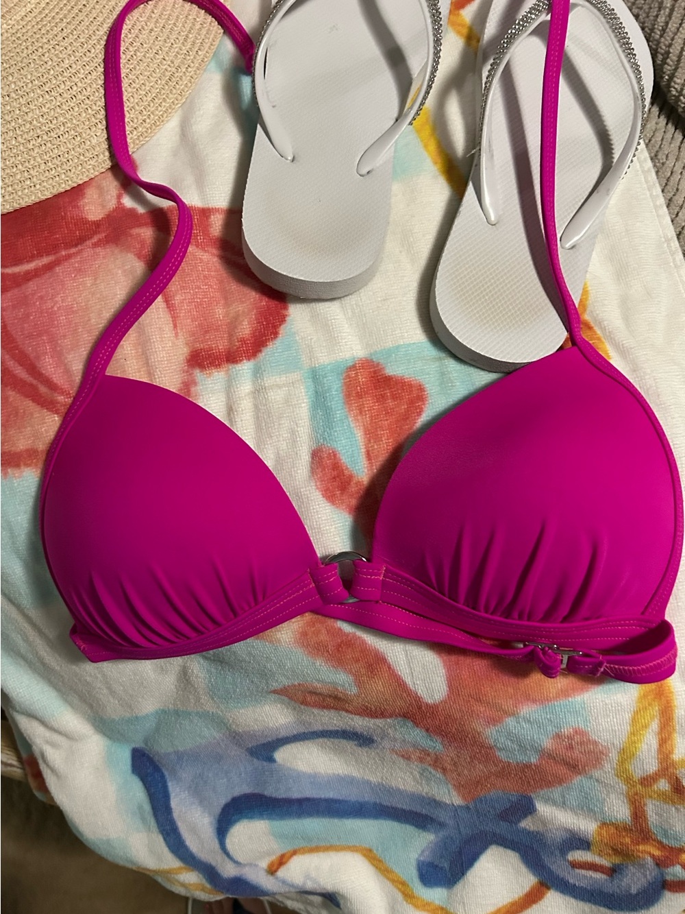 VENUS Fuchsia Molded Push-Up Bikini Top Size 32D,  34C,  or 36B.